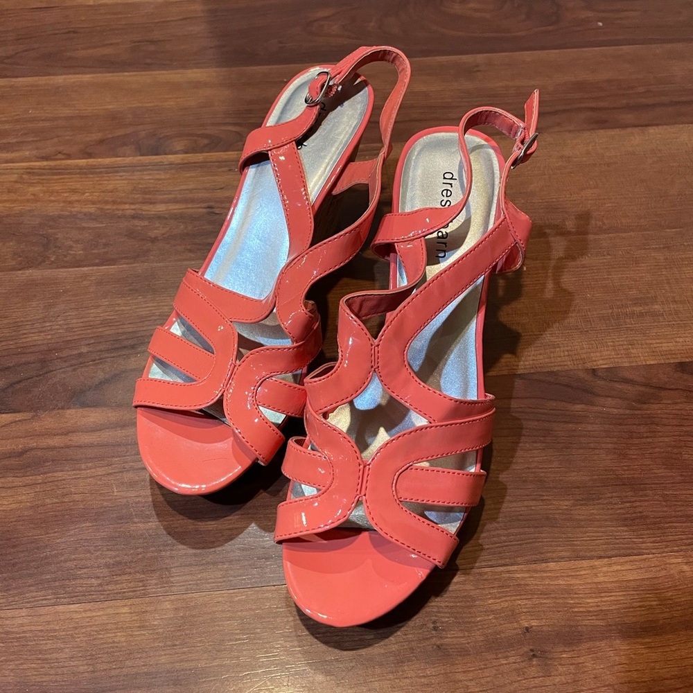 Size 8.5 coral patent wedges